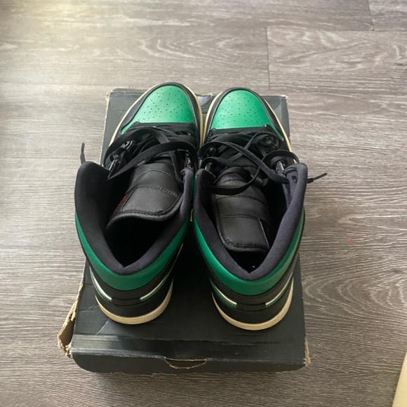 Air jordan 1s Mid Pine green Leather sneakers - Picture 4 of 5